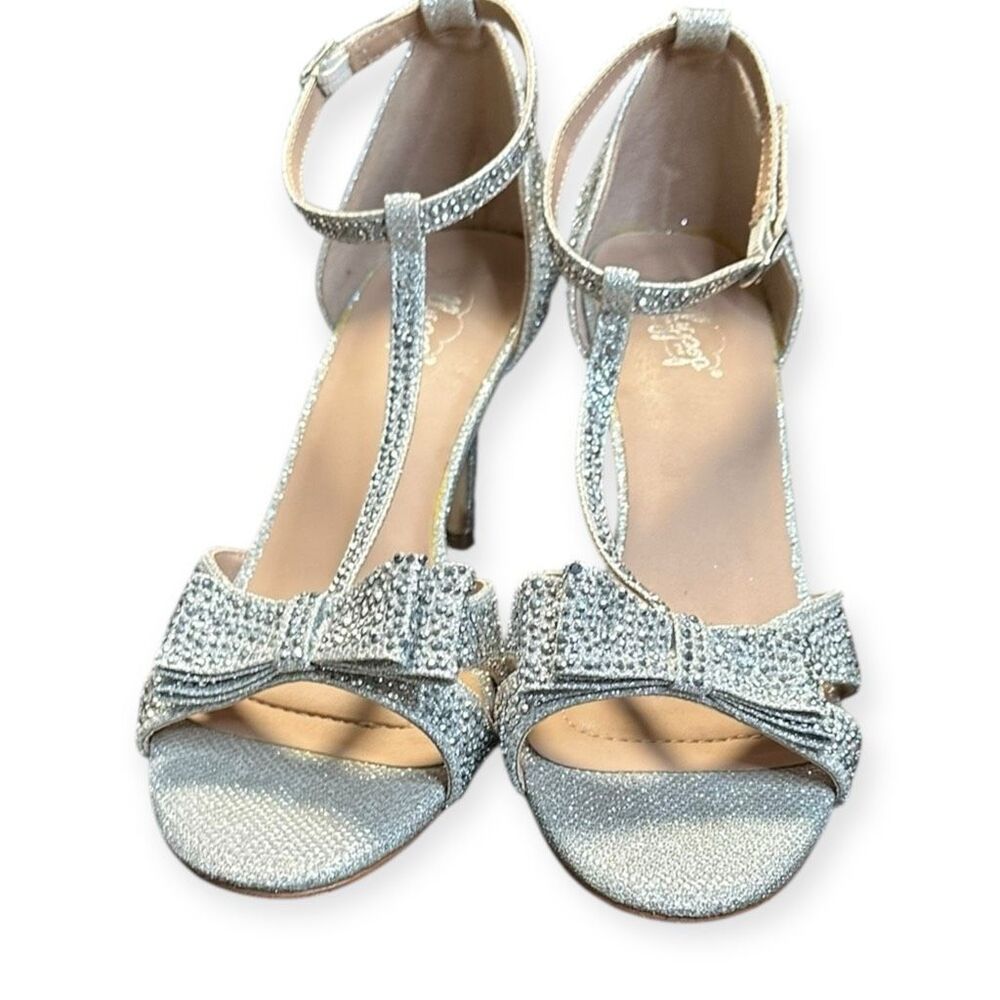 JELLYPOP Women’s Silver Glitter Rhinestone Bow Keelin High Heel Sandals Size 10